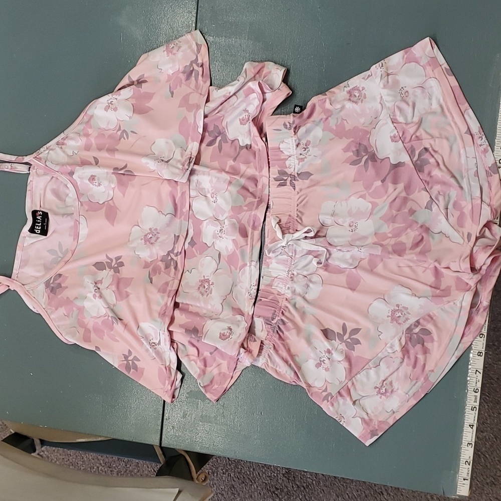 Delias cozy shorty PJ'S. Super soft, pink, gray.‎ Size large. Adjustable straps.
